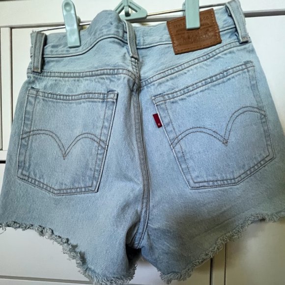 Levi's Wedgie High Waisted Shorts Size 26 (NWOT) - Picture 4 of 10